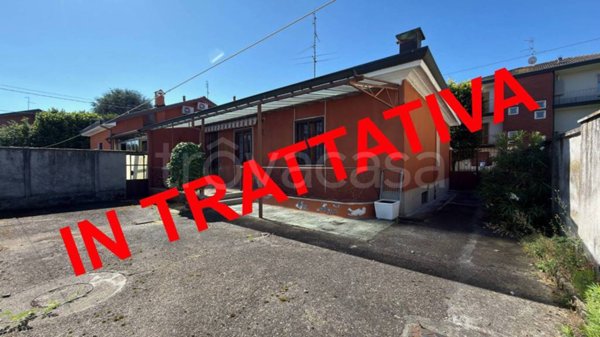 casa indipendente in vendita ad Arluno in zona Rogorotto