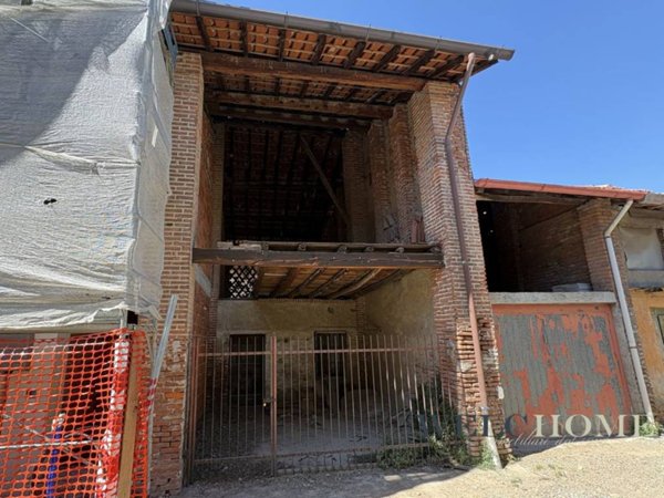 casa indipendente in vendita ad Arluno in zona Rogorotto