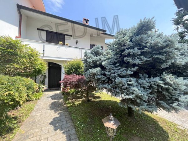 casa indipendente in vendita ad Arluno in zona Rogorotto