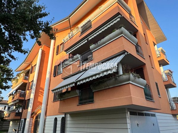 appartamento in vendita ad Arluno in zona Rogorotto