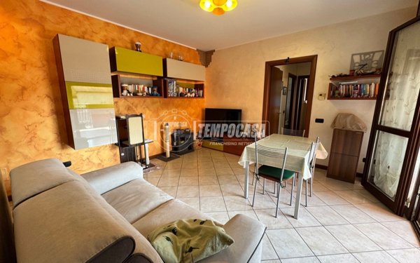 appartamento in vendita ad Arluno in zona Rogorotto