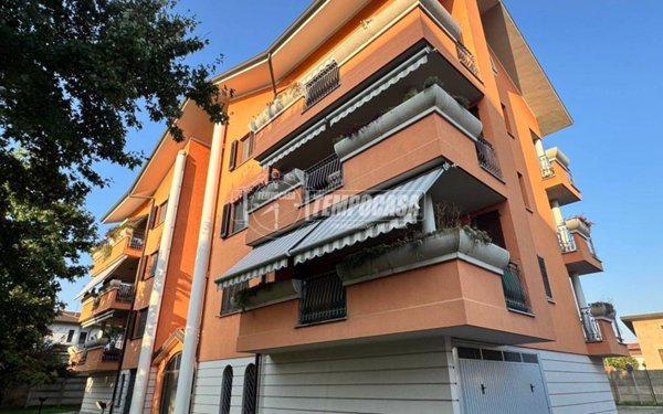 appartamento in vendita ad Arluno in zona Rogorotto