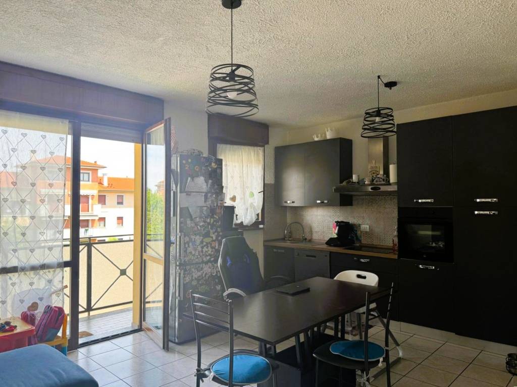 appartamento in vendita ad Arluno in zona Rogorotto