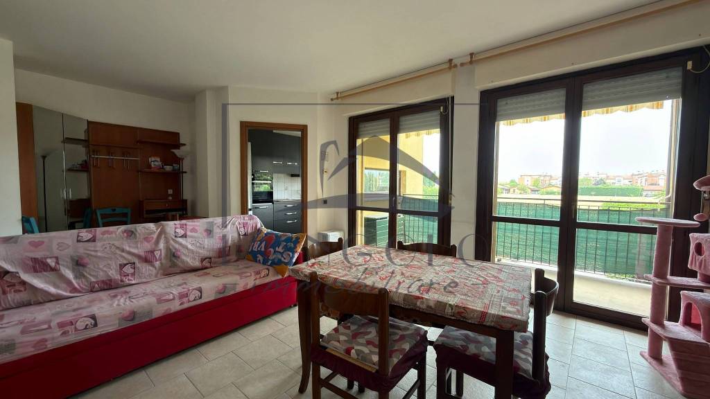 appartamento in vendita ad Arluno in zona Rogorotto