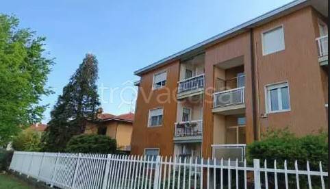 appartamento in vendita ad Arluno in zona Rogorotto