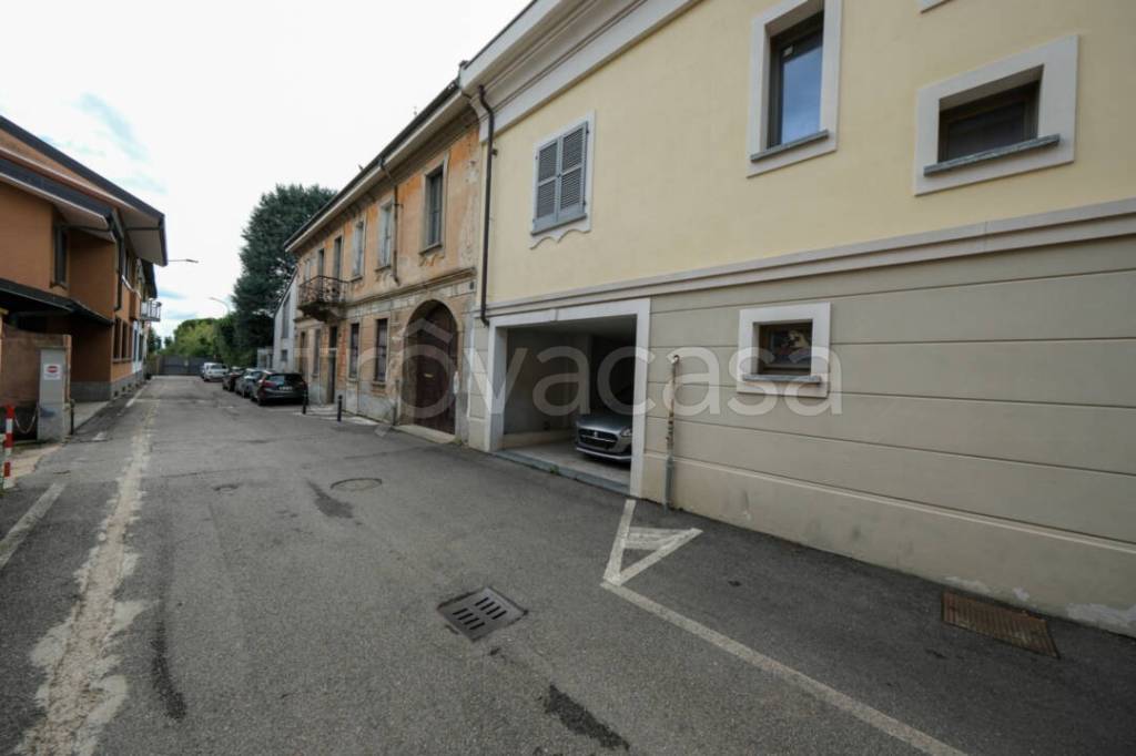 appartamento in vendita ad Arluno in zona Rogorotto