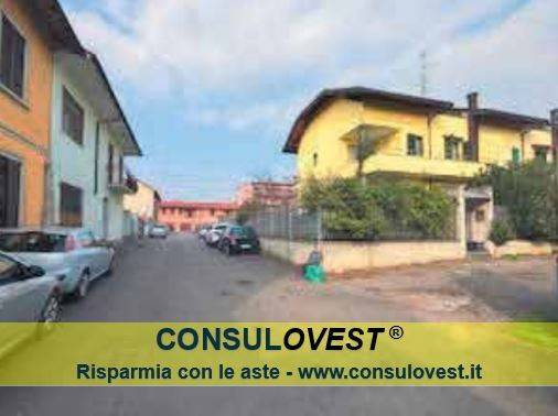 casa indipendente in vendita ad Arluno in zona Rogorotto