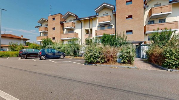 appartamento in vendita ad Arluno in zona Rogorotto