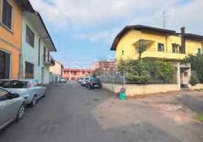 casa indipendente in vendita ad Arluno in zona Rogorotto