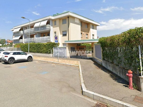 appartamento in vendita ad Arluno in zona Rogorotto