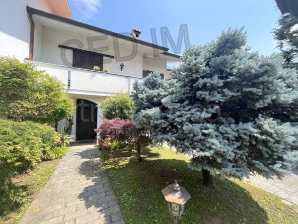 casa indipendente in vendita ad Arluno in zona Rogorotto