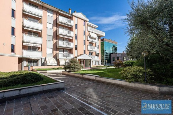 appartamento in vendita ad Arluno in zona Rogorotto