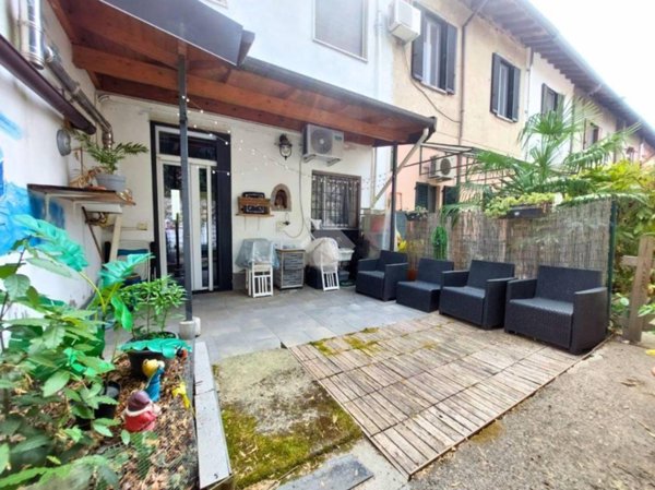 casa indipendente in vendita ad Arluno in zona Rogorotto