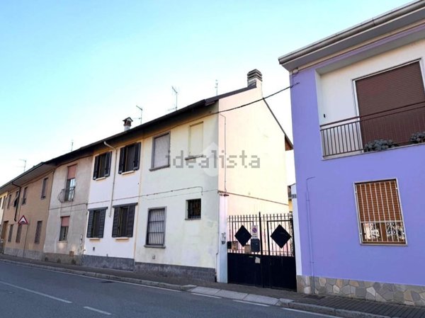 appartamento in vendita ad Arluno in zona Rogorotto