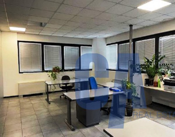 locale di sgombero in vendita ad Assago