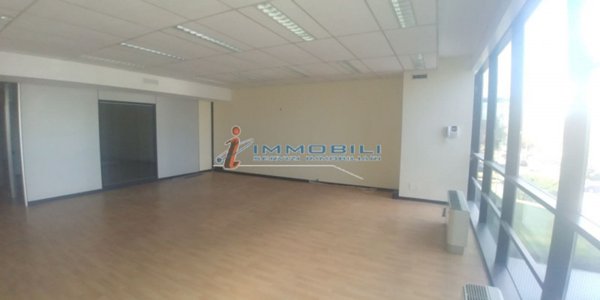 ufficio in vendita ad Assago