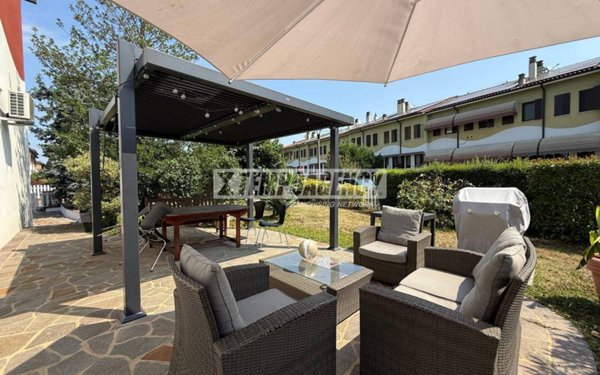 casa indipendente in vendita ad Assago