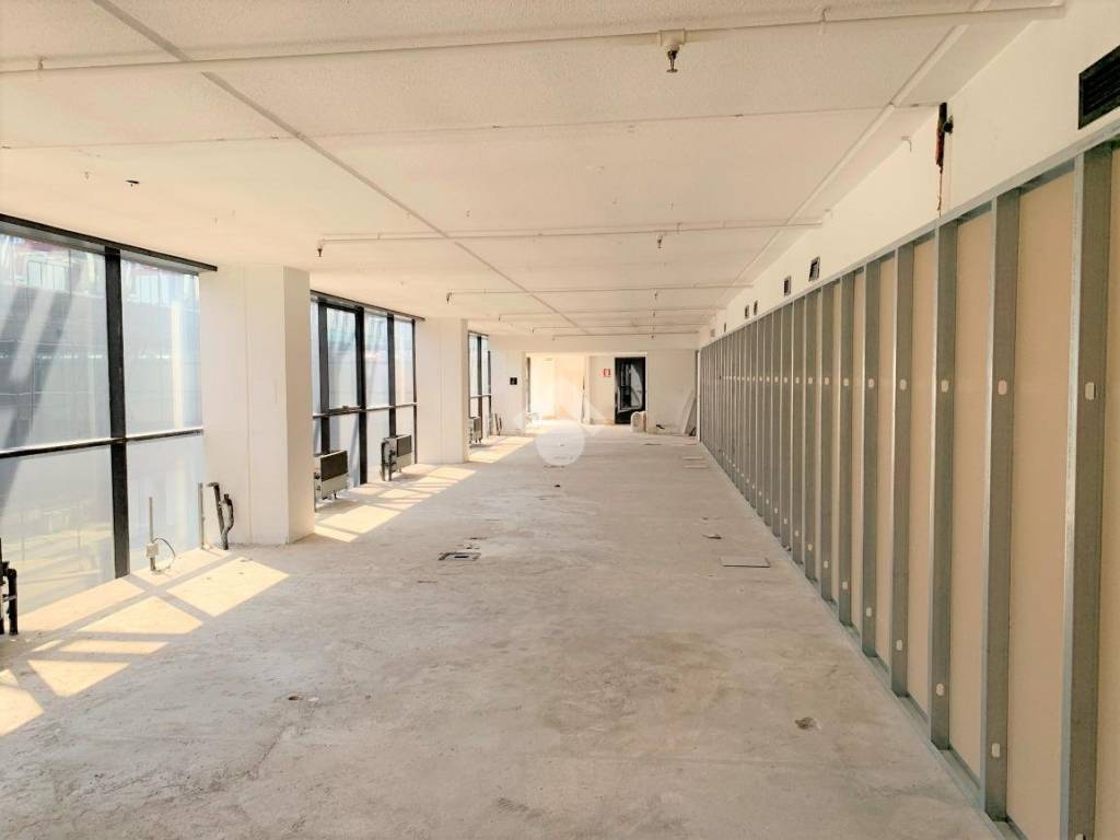 ufficio in vendita ad Assago