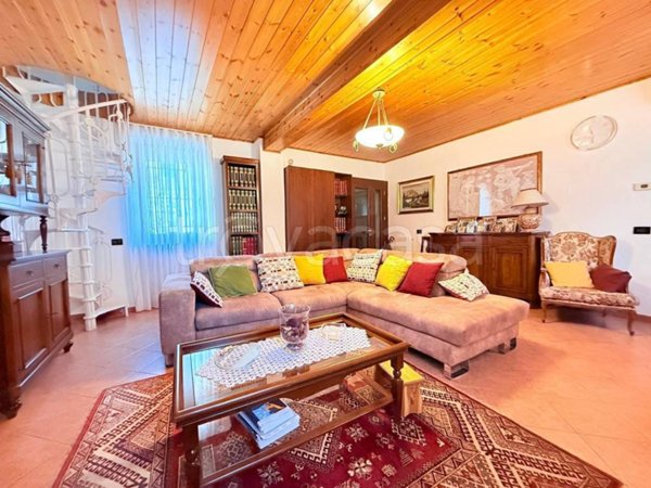 casa indipendente in vendita ad Assago