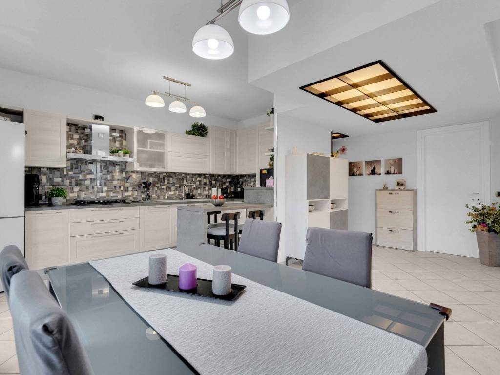 appartamento in vendita ad Assago