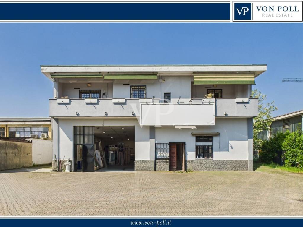 locale commerciale in vendita ad Assago