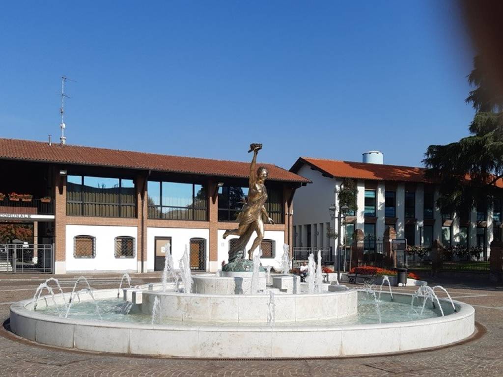 casa indipendente in vendita ad Assago