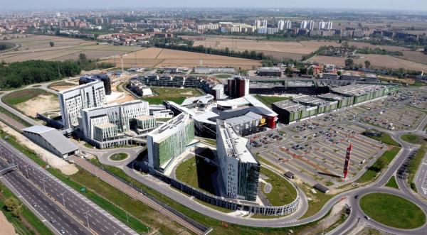 casale in vendita ad Assago