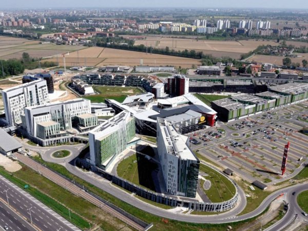 casale in vendita ad Assago