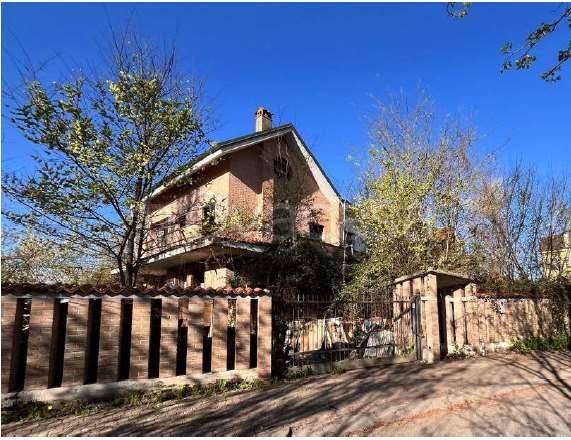 casa indipendente in vendita ad Assago