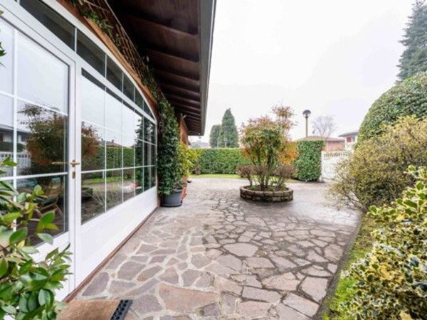 casa indipendente in vendita ad Assago