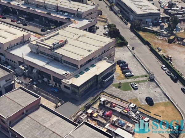 locale commerciale in vendita ad Assago