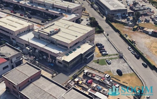 locale commerciale in vendita ad Assago