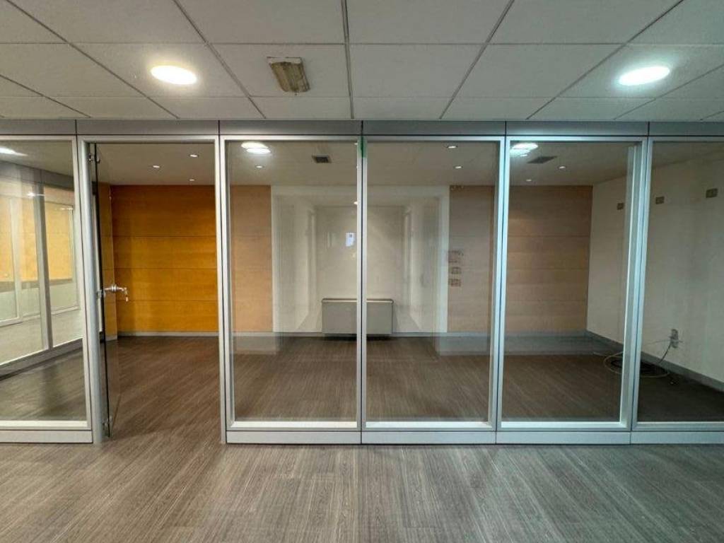 ufficio in vendita ad Assago