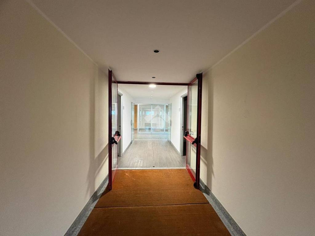 ufficio in vendita ad Assago