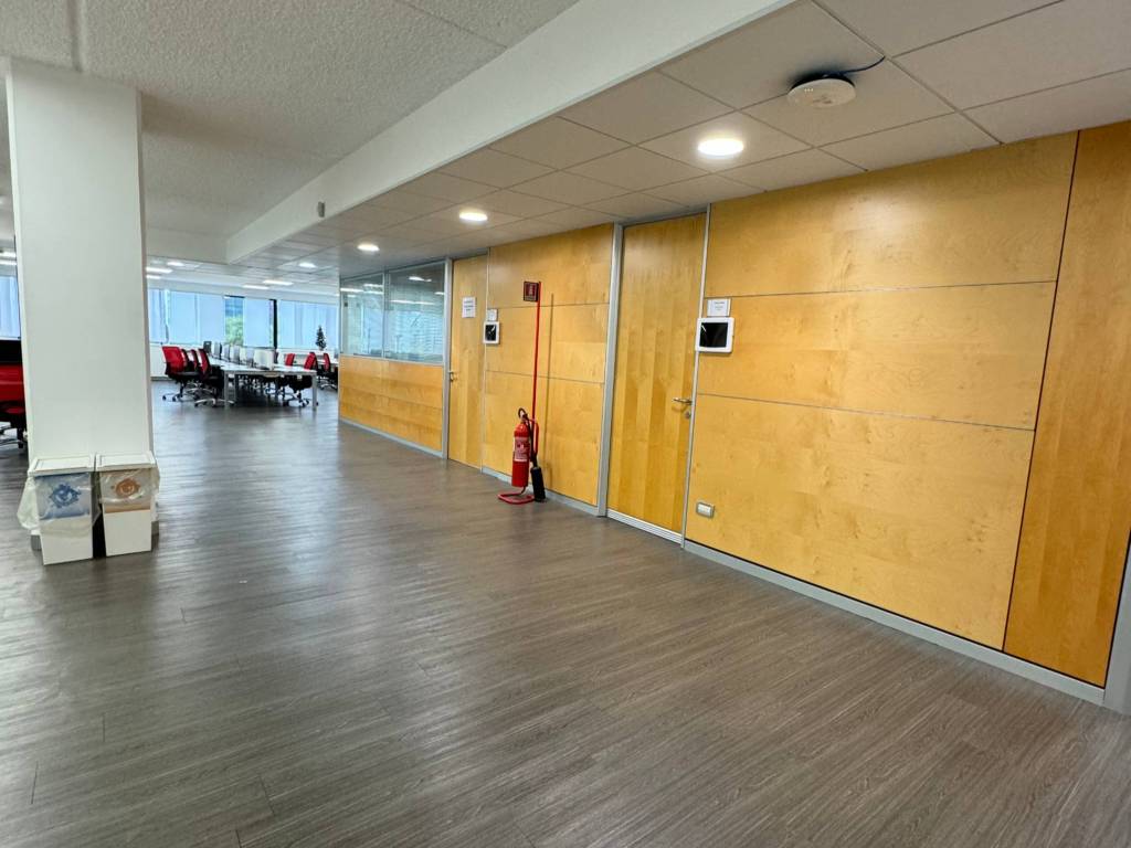 ufficio in vendita ad Assago