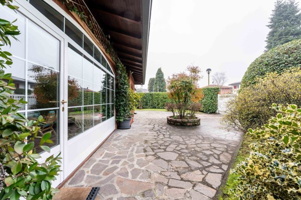 casa indipendente in vendita ad Assago