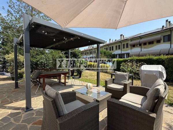 casa indipendente in vendita ad Assago