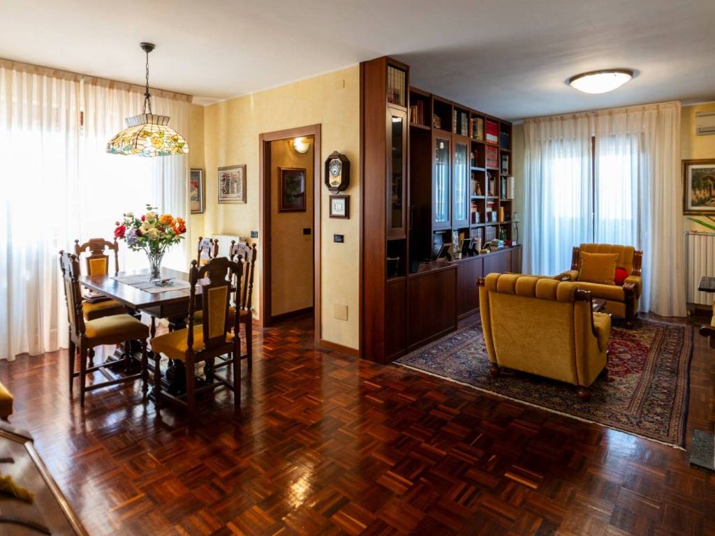 appartamento in vendita ad Assago