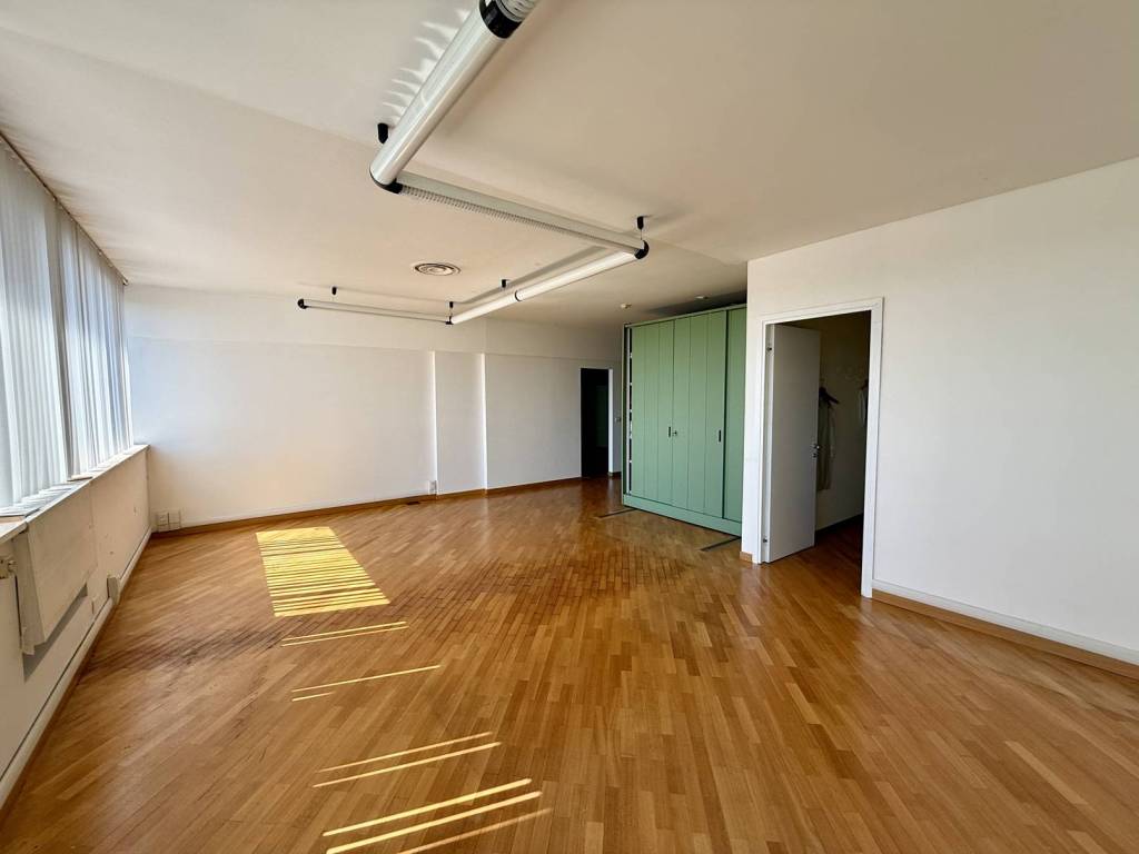 ufficio in vendita ad Assago