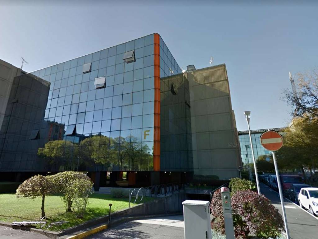 negozio in vendita ad Assago