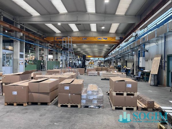 capannone in vendita ad Assago