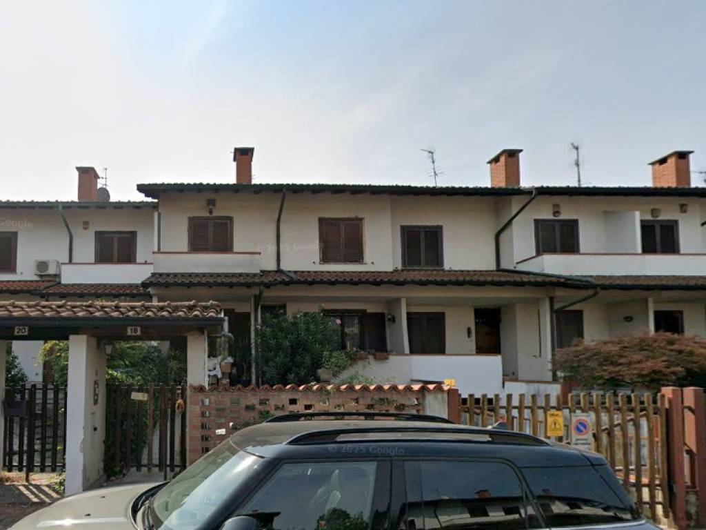casa indipendente in vendita ad Assago