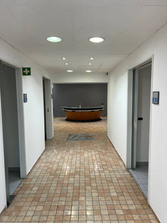 ufficio in vendita ad Assago