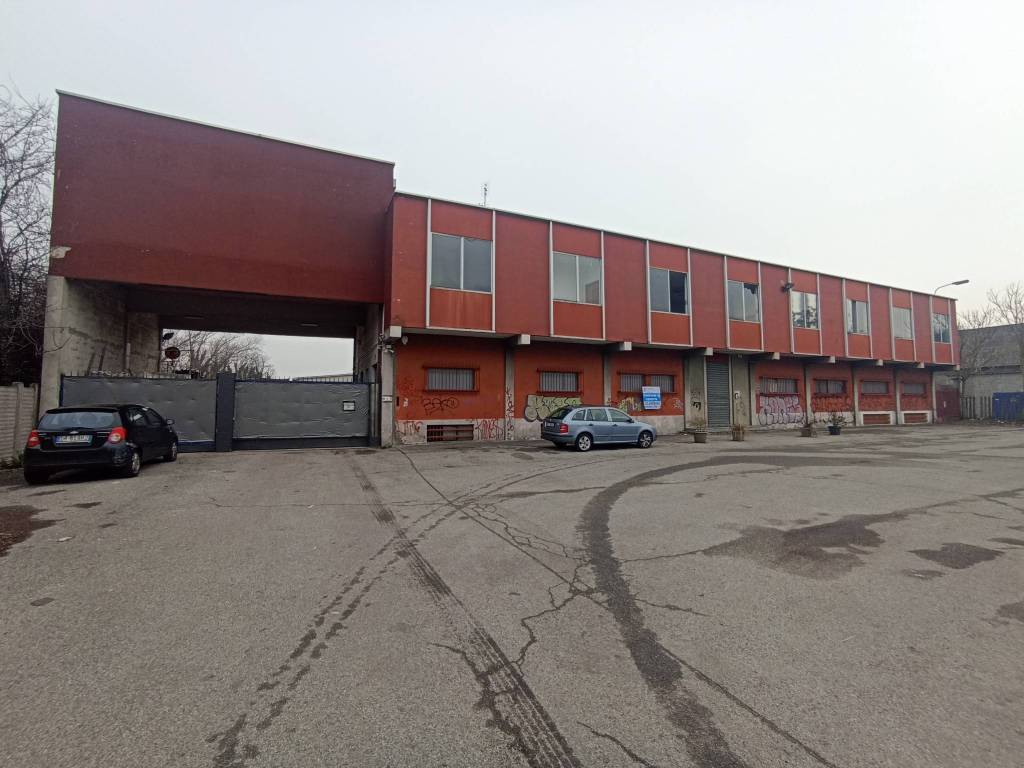terreno edificabile in vendita ad Assago