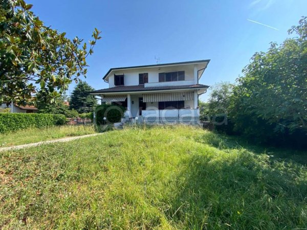 casa indipendente in vendita ad Assago