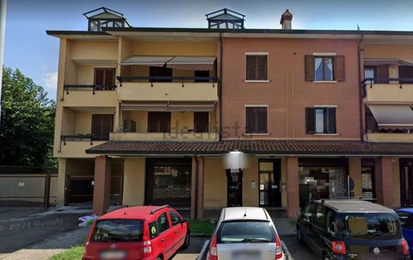negozio in vendita a Bareggio