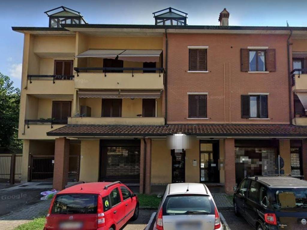 negozio in vendita a Bareggio