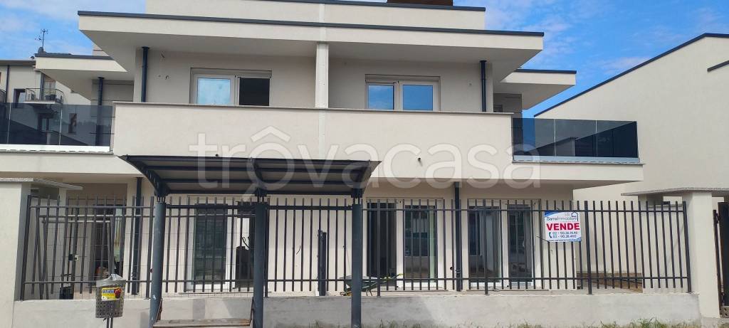casa indipendente in vendita a Bareggio