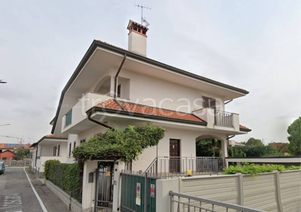 casa indipendente in vendita a Bareggio