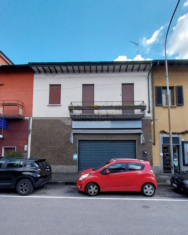 negozio in vendita a Bareggio